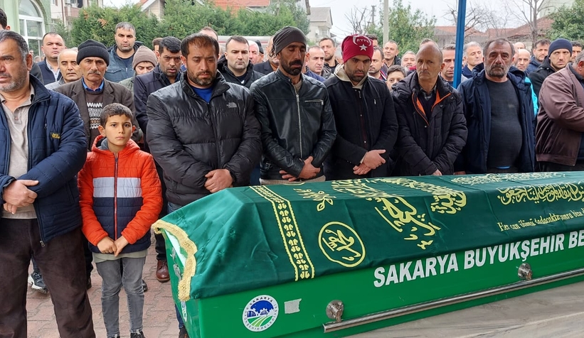 Evde kalbi duran Kerem Ertuğrul defnedildi