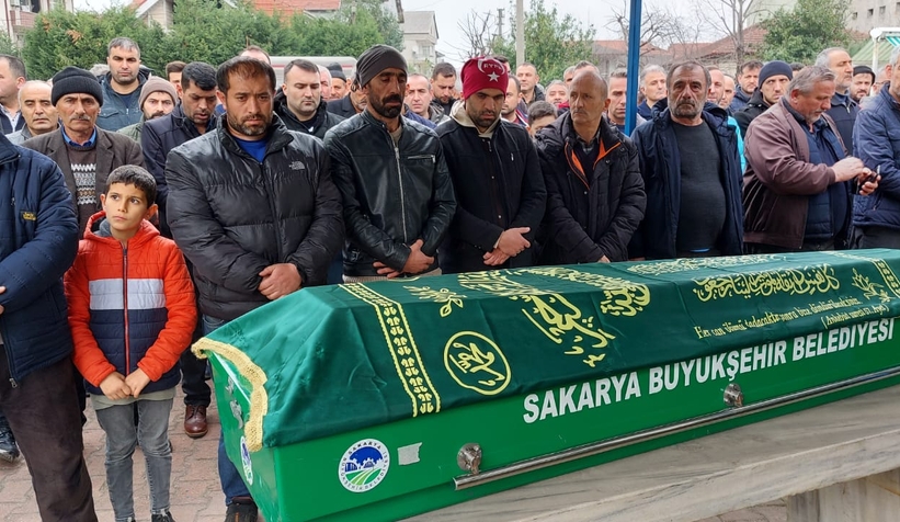 Evde kalbi duran Kerem Ertuğrul defnedildi