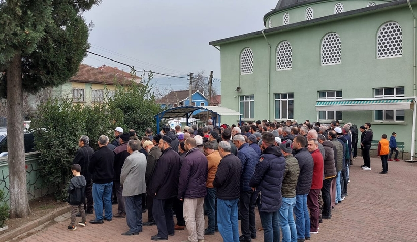 Evde kalbi duran Kerem Ertuğrul defnedildi