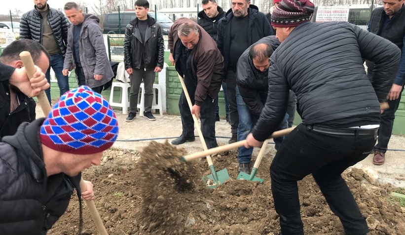 Evde kalbi duran Kerem Ertuğrul defnedildi