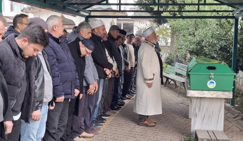 evde-olu-bulunmustu-son-yolculuguna-ugurlandiegwyas9isn