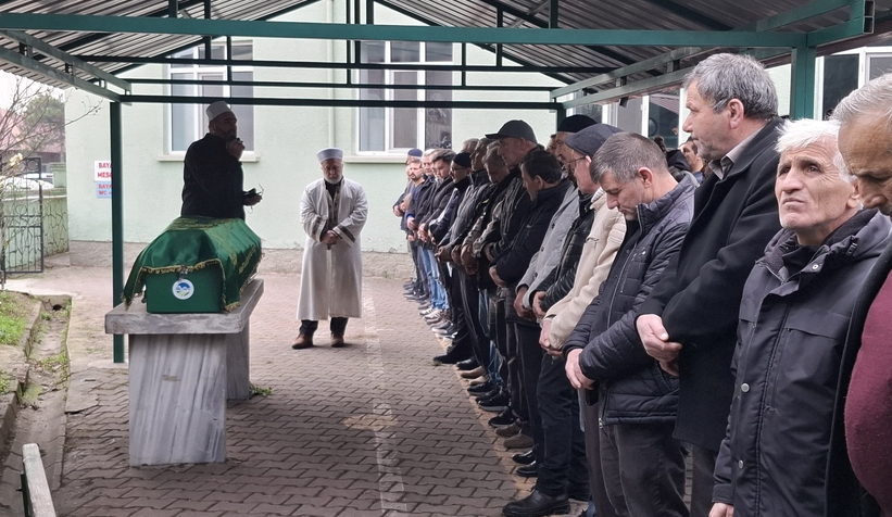 evde-olu-bulunmustu-son-yolculuguna-ugurlandiegwyas9isn