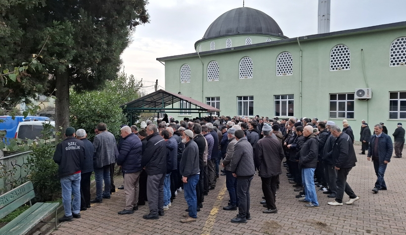evde-olu-bulunmustu-son-yolculuguna-ugurlandiegwyas9isn