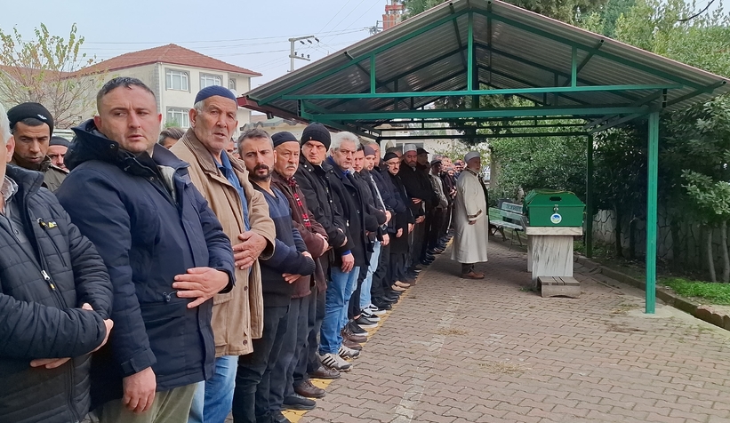 evde-olu-bulunmustu-son-yolculuguna-ugurlandiegwyas9isn