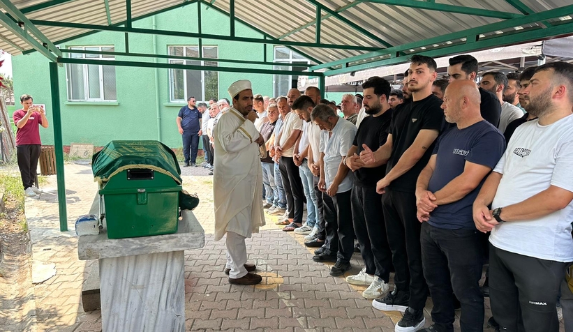 Evde silahla vurulmuş halde bulunan genç toprağa verildi