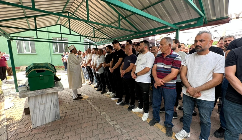 Evde silahla vurulmuş halde bulunan genç toprağa verildi