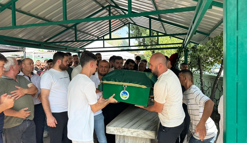 Evde silahla vurulmuş halde bulunan genç toprağa verildi