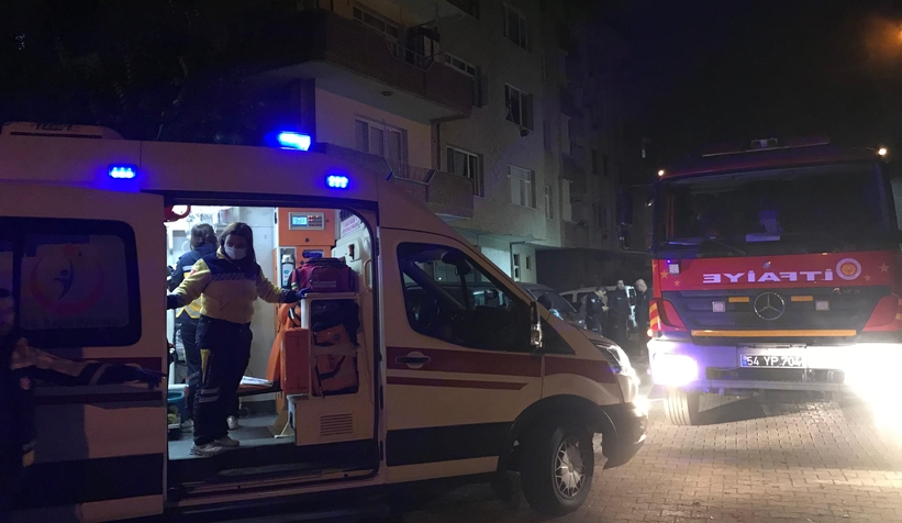 evde-yangin-bir-kisi-hastaneye-kaldirildizvovntjvwf