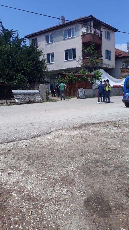 Eve giriş yolu kavgasında kan aktı: 1 ölü, 1 yaralı