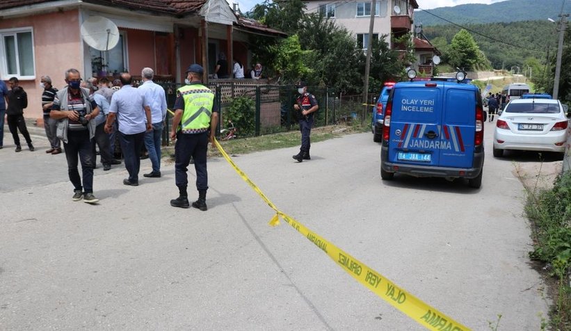 Eve giriş yolu kavgasında kan aktı: 1 ölü, 1 yaralı