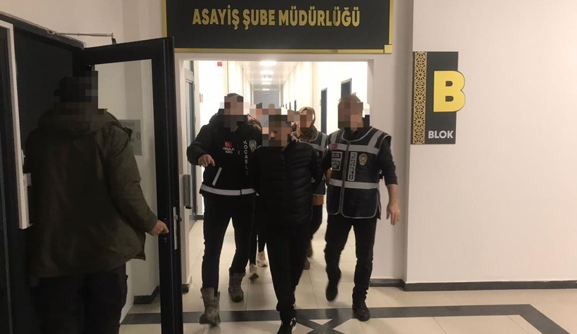 Evi soyan hırsızlar Sakarya'da yakalandılar