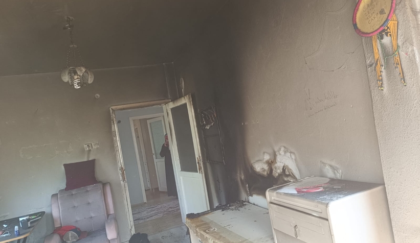 evi-yanmaktan-itfaiye-kurtardil1f2nkl0bh