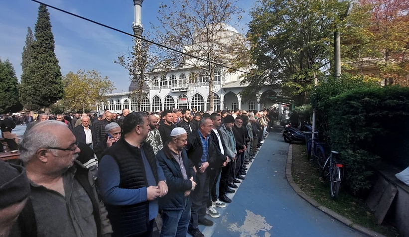 evinde-olu-bulunan-ahmet-onat-defnedilditm9xs2fmnt