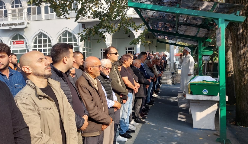 evinde-olu-bulunan-ahmet-onat-defnedilditm9xs2fmnt