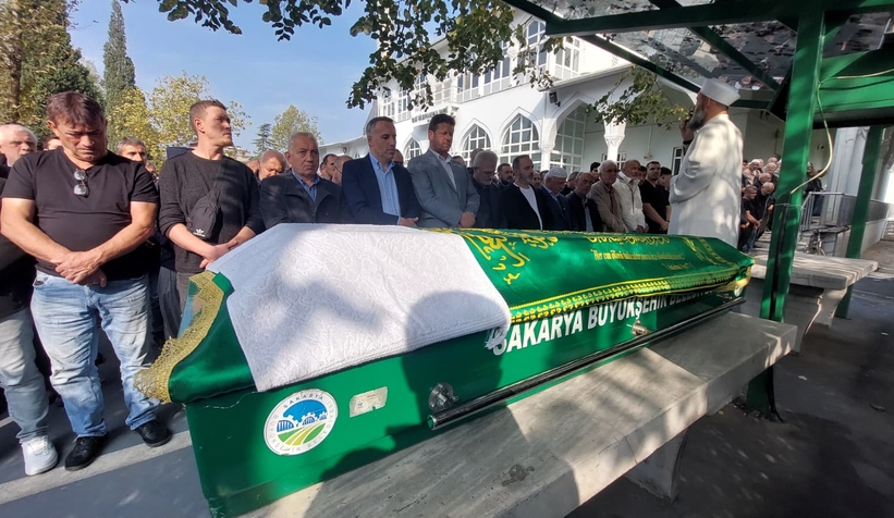 evinde-olu-bulunan-ahmet-onat-defnedilditm9xs2fmnt