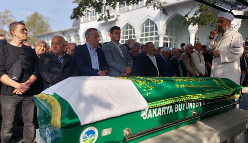 evinde-olu-bulunan-ahmet-onat-defnedilditm9xs2fmnt