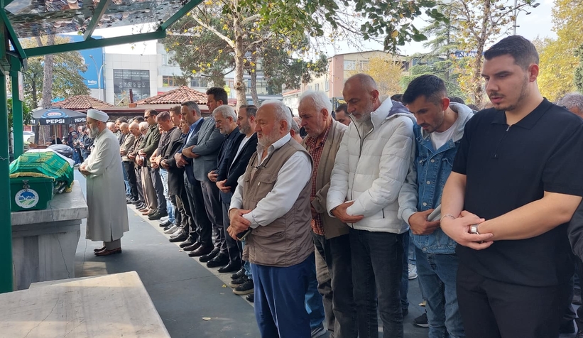 evinde-olu-bulunan-ahmet-onat-defnedilditm9xs2fmnt