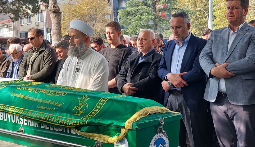 evinde-olu-bulunan-ahmet-onat-defnedilditm9xs2fmnt