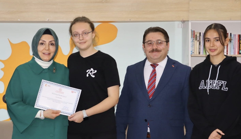 eyyup-genc-lisesi-il-birincisi-oldub1m0y21za1