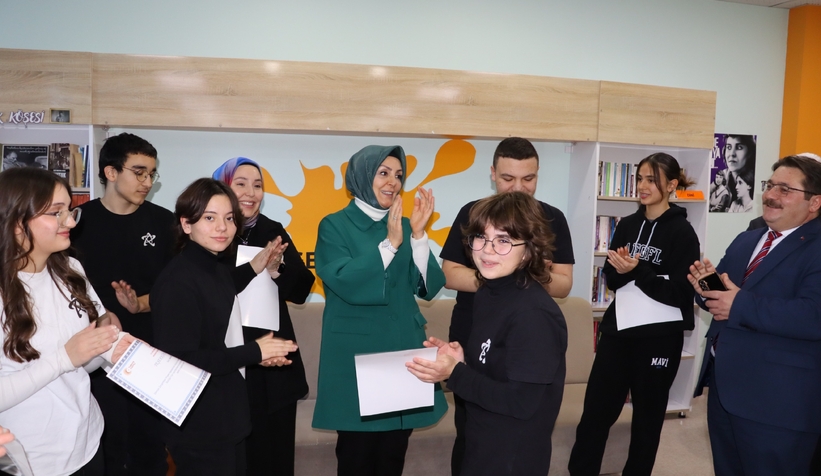 eyyup-genc-lisesi-il-birincisi-oldub1m0y21za1