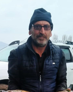 Fabrika çatısında çalışırken düşüp öldü