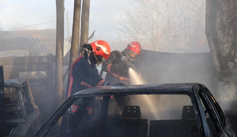 Yediemindeki 30’a yakın araç yandı