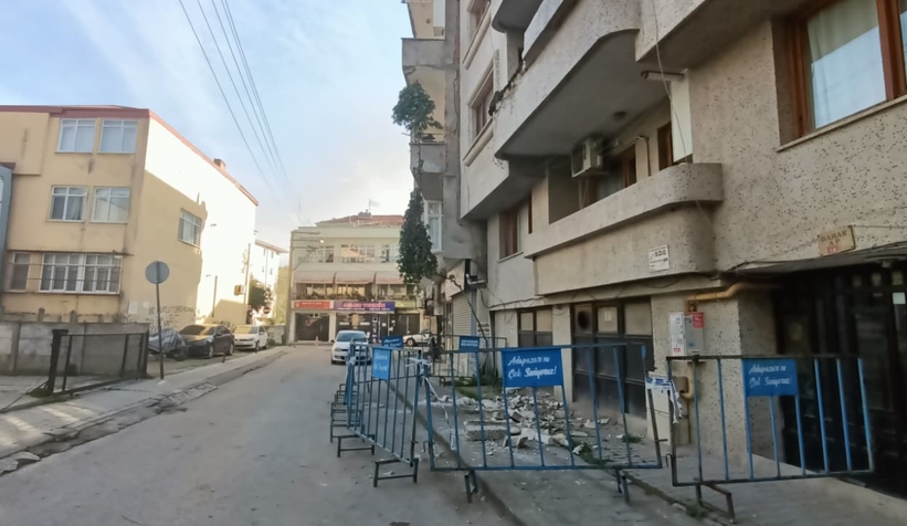 faciadan-donuldu-apartman-dairesinin-balkonu-coktuevrevlrinh