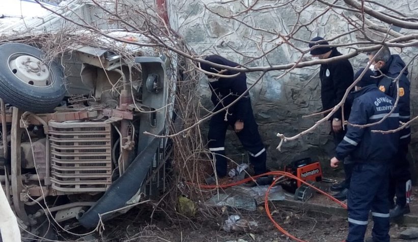 Feci kaza Akyazılı karı koca yaralandı