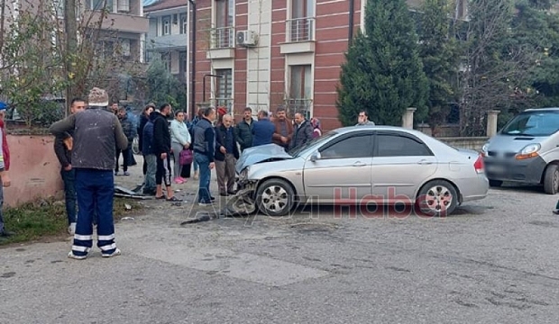 Feci kaza: Araçla duvar arasına sıkışan kadın öldü, torunu ağır yaralı