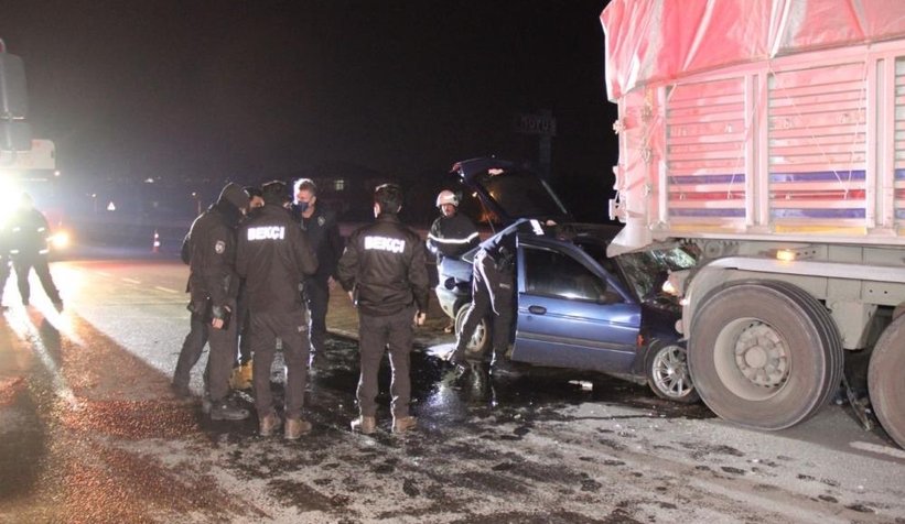 Feci kaza; Sakarya plakalı aracın sürücüsü öldü