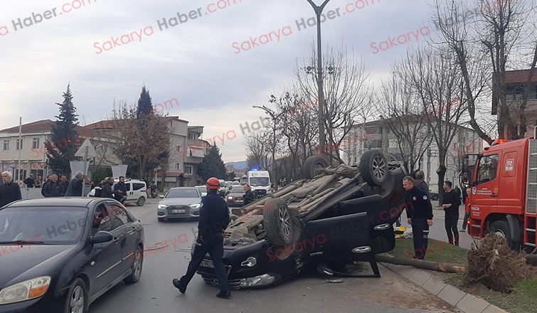 Feci kaza: Takla atıp karşı yöne düştü
