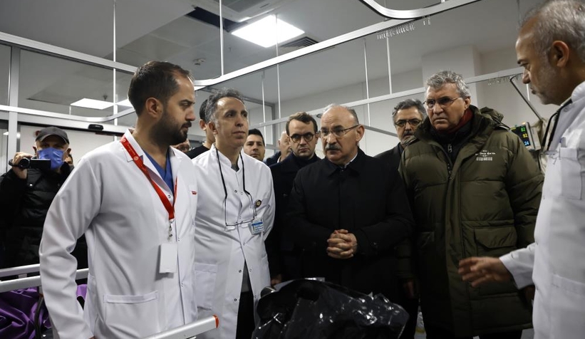 feci-kazada-hastaneye-kaldirilan-yaralilari-ziyaret-ettileroumrtlozuz