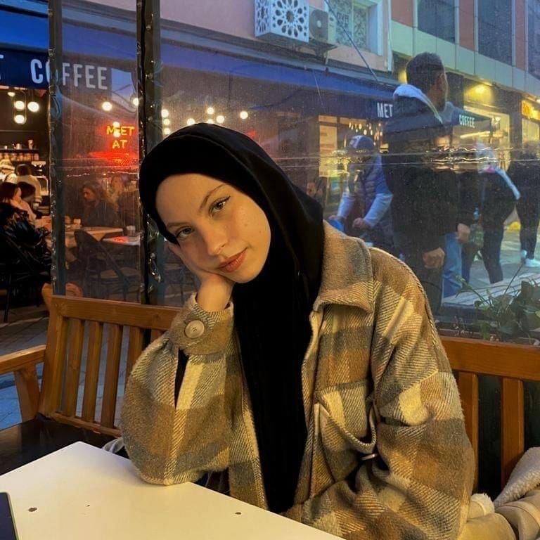 Feci kazada ölen genç kızlara acı veda