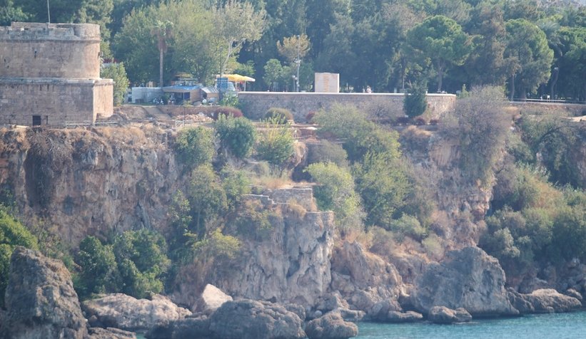 Feci ölüm, falezlerden düşen 3 çocuk annesi öldü