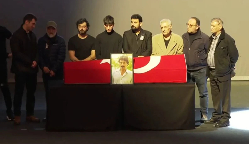 ferdi-tayfur-icin-akm-de-duzenlenen-torene-sevenleri-akin-ettiau1lmst2ag