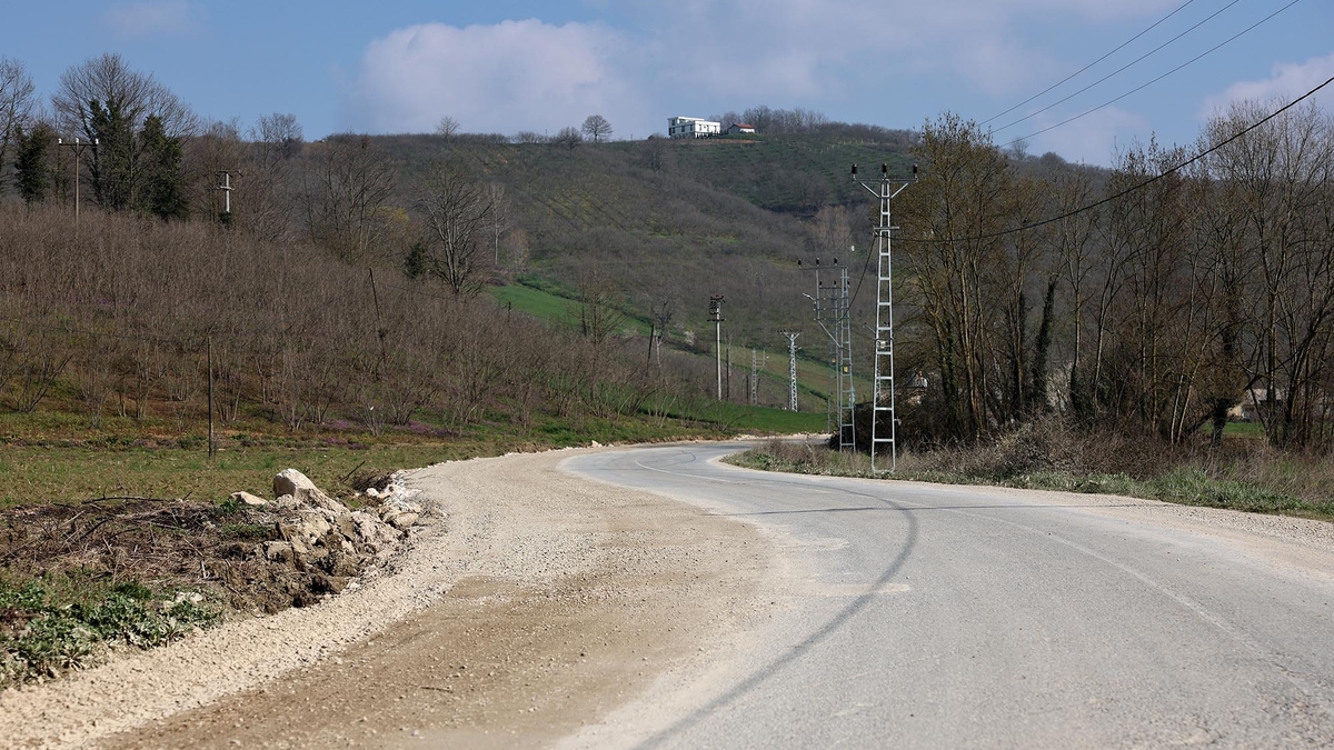 Ferizli ile Gölkent arasına yeni grup yolunu