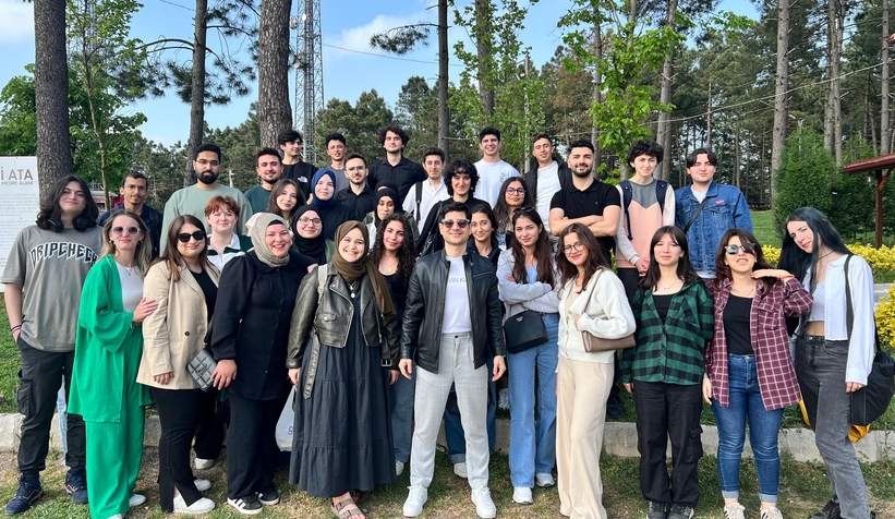 Ferizli MYO öğrencileri mobil fotoğrafçılık sergisine hazırlar