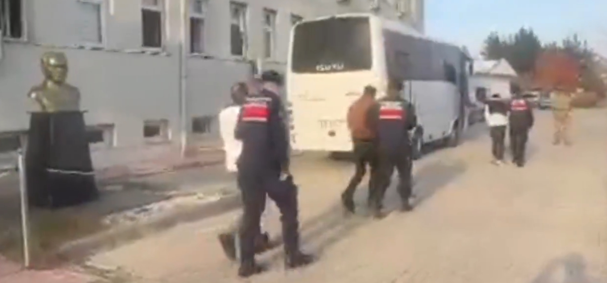 FETÖ operasyonu: 77 gözaltı