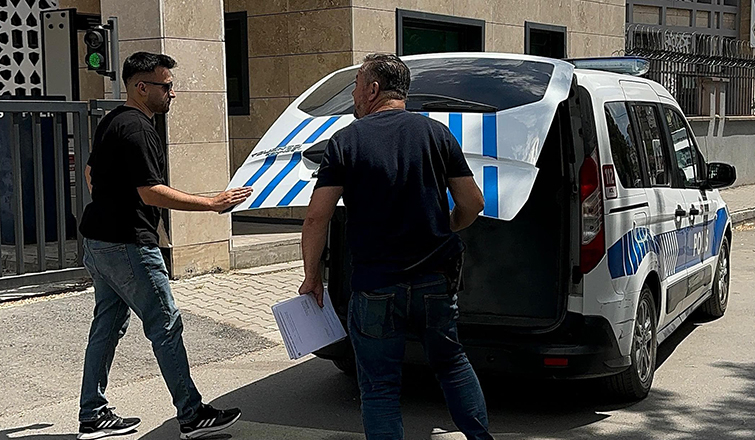 Teröre Geçit Yok: Akyazı Polisi FETÖ üyesini evinde Yakaladı