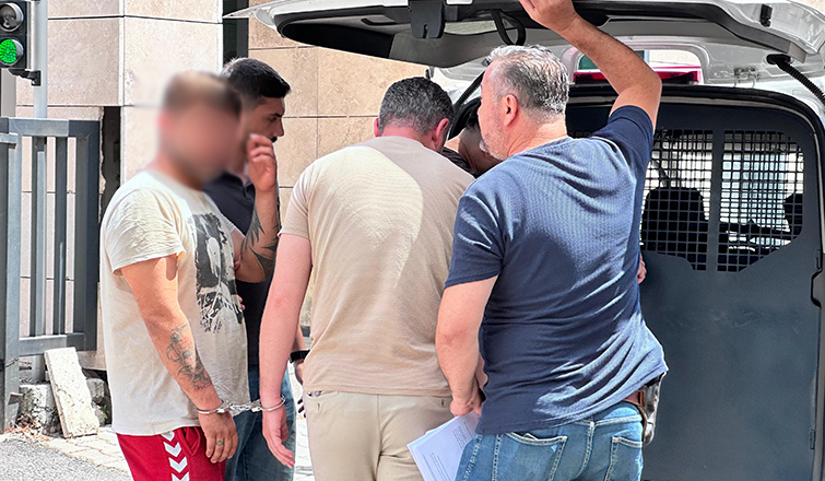 Teröre Geçit Yok: Akyazı Polisi FETÖ üyesini evinde Yakaladı