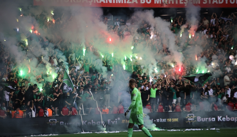 final-macinda-mesaleleri-tribundeki-taraftarlara-ulastiran-2-kisi-gozaltindatvdtsddmsm