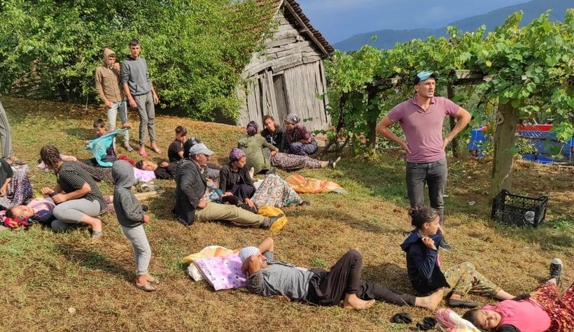 Fındık işçileri taşıyan traktör devrildi: 15 yaralı