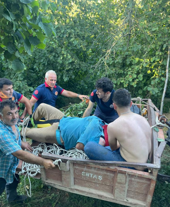 findiklikta-dere-yatagina-yuvarlandi-ekipler-seferber-olducwo5ulp6be