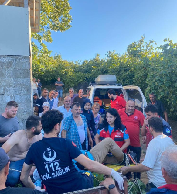 findiklikta-dere-yatagina-yuvarlandi-ekipler-seferber-olducwo5ulp6be