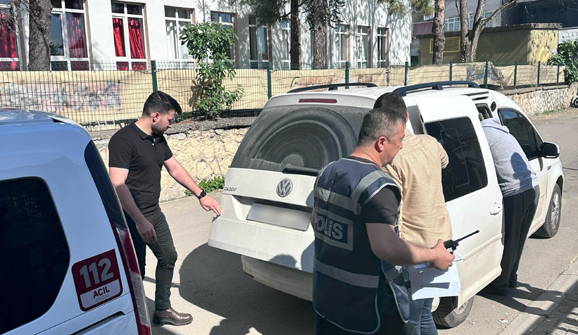 firari-hirsiz-otelde-yakalandiv1nxou44y1