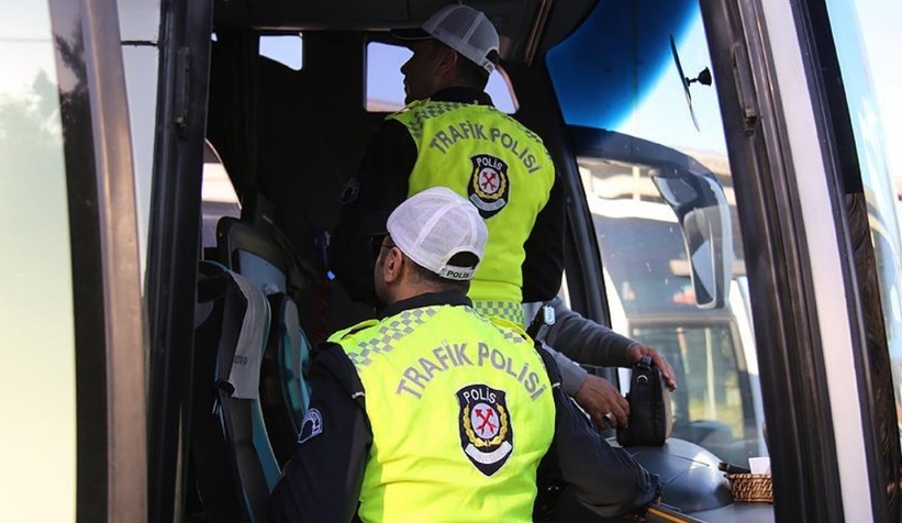 Firariler otobüste yakalandı