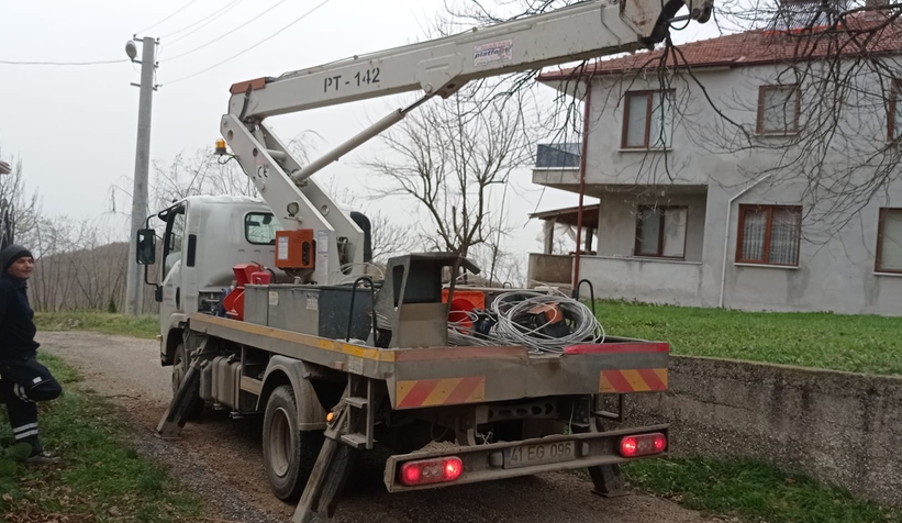 Fırtına Akyazı'yı vurdu