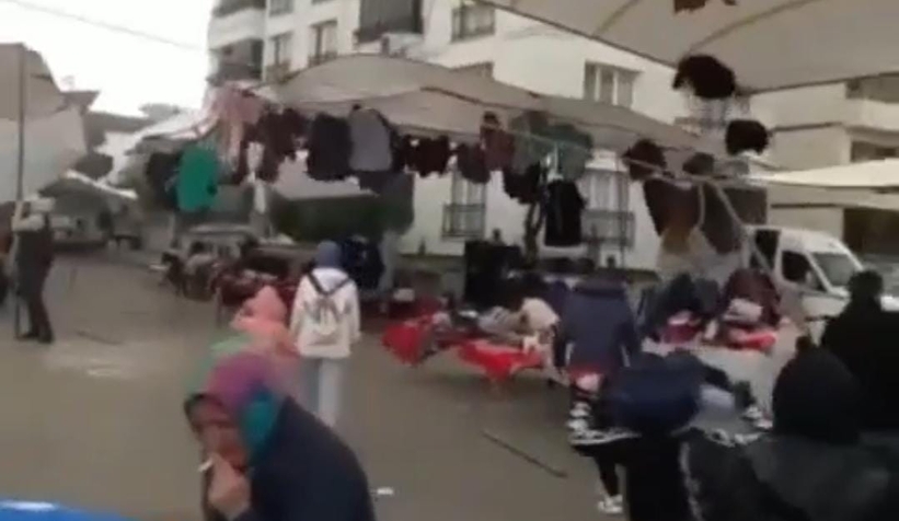 Fırtına pazar yerini dağıttı