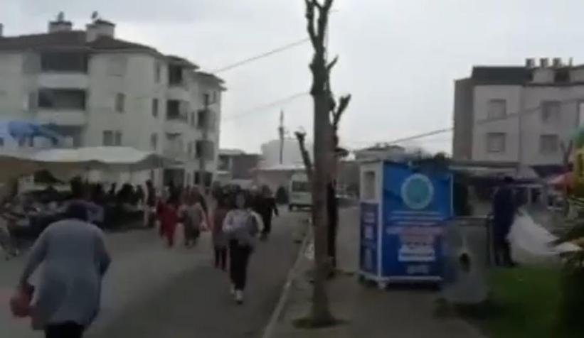 Fırtına pazar yerini dağıttı