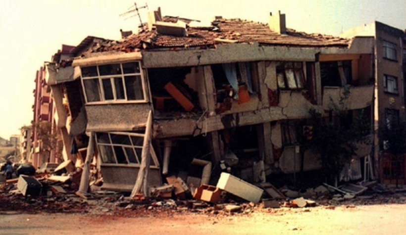 Fotoğraflarla asrın felaketi 17 Ağustos 1999 depremi
